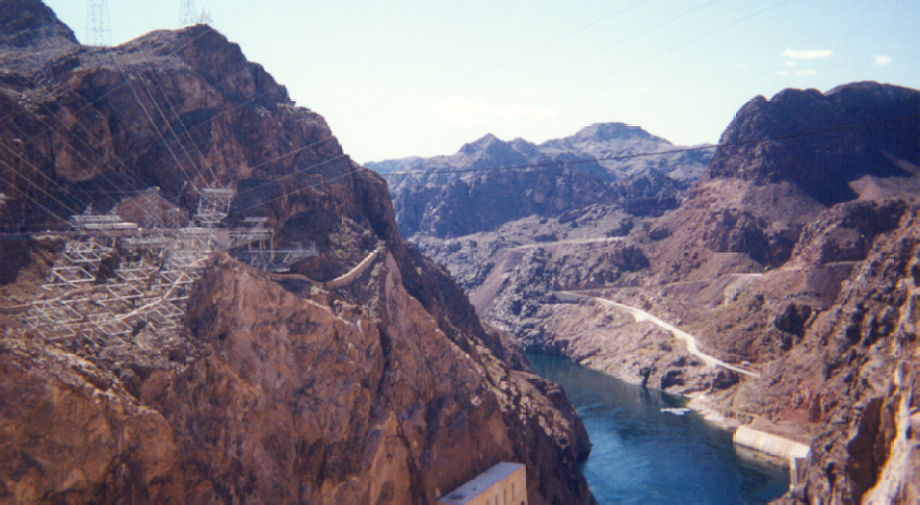 Vegas4.jpg (403263 bytes)
